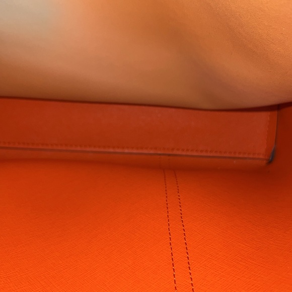 Tory Burch Perry Tote - Picture 5 of 9